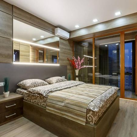 City Center. Panoramic Windows. Fireplace. 基希讷乌 外观 照片