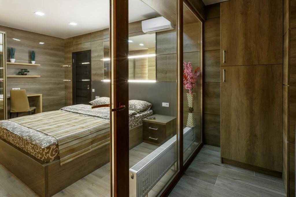 City Center. Panoramic Windows. Fireplace. 基希讷乌 外观 照片