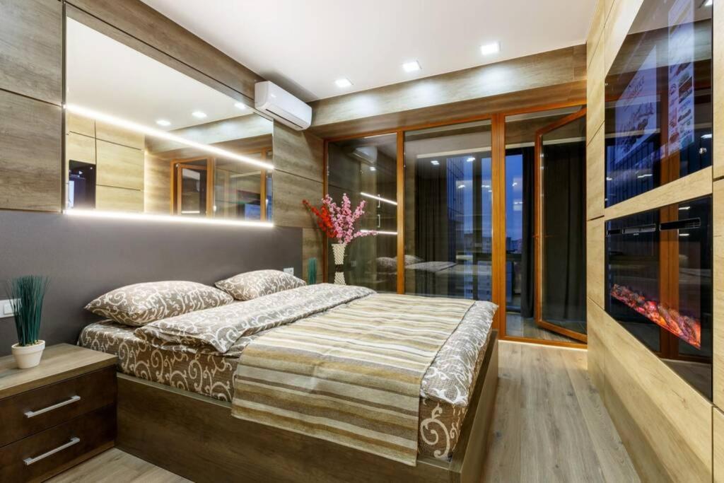 City Center. Panoramic Windows. Fireplace. 基希讷乌 外观 照片