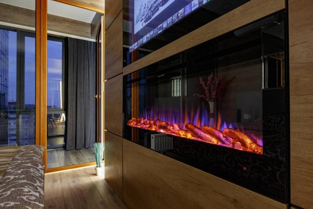 City Center. Panoramic Windows. Fireplace. 基希讷乌 外观 照片